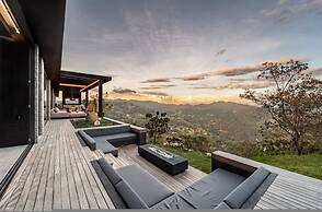 Ultra Luxury Villa With Unique Lake View