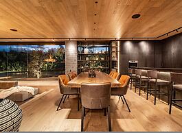 Ultra Luxury Villa With Unique Lake View