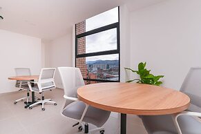 Metropolitan Living - 715b