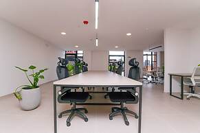Metropolitan Living - 715b