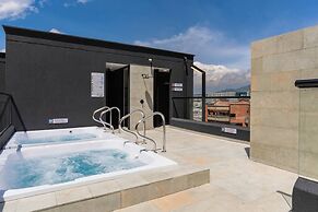 Metropolitan Living - 715b