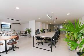 Metropolitan Living - 715b