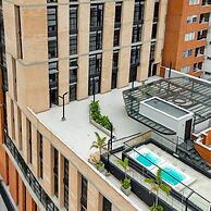 Metropolitan Living - 715b