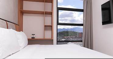 Metropolitan Living - 715b