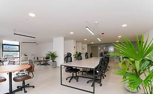 Metropolitan Living - 715b