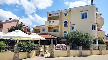 Beachfront Apartment Mareo 5
