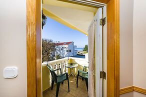 Beachfront Apartment Mareo 4