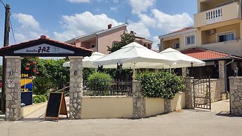 Beachfront Apartment Mareo 3