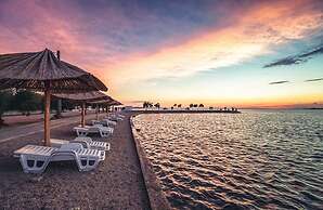 Beachfront Apartment Mareo 3