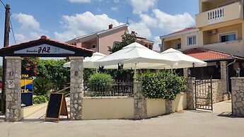 Beachfront Apartment Mareo 6