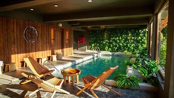 Cascadas Hotel