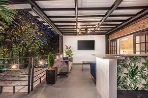Casa Madera Parque Lleras With Private Jacuzzi