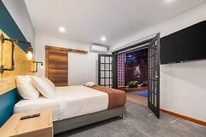 Casa Madera Parque Lleras With Private Jacuzzi