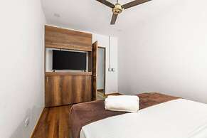 Casa Madera Parque Lleras With Private Jacuzzi
