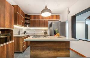 Casa Madera Parque Lleras With Private Jacuzzi