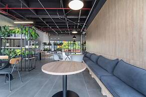 Go Living Suites - 807