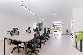 Metropolitan Living - 515a