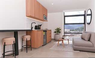 Metropolitan Living - 515a