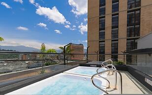 Metropolitan Living - 515a
