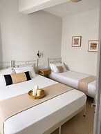 Aurelia Rooms