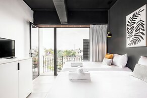 SILK-408 Convenient Apartment in Zone 4