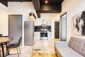 SILK-408 Convenient Apartment in Zone 4
