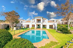 3 bed Cluster Home in Sandton