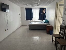 Hospedaje Casa Vazquez Sucursal Rojo Gom