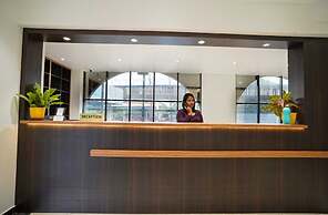 7 The Business Hotel