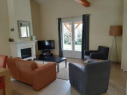 Villa in Parthenay With Private Garden