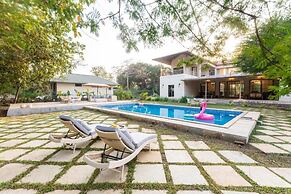 ELIVAAS Casa Mocha Exquisite 5BHK Villa