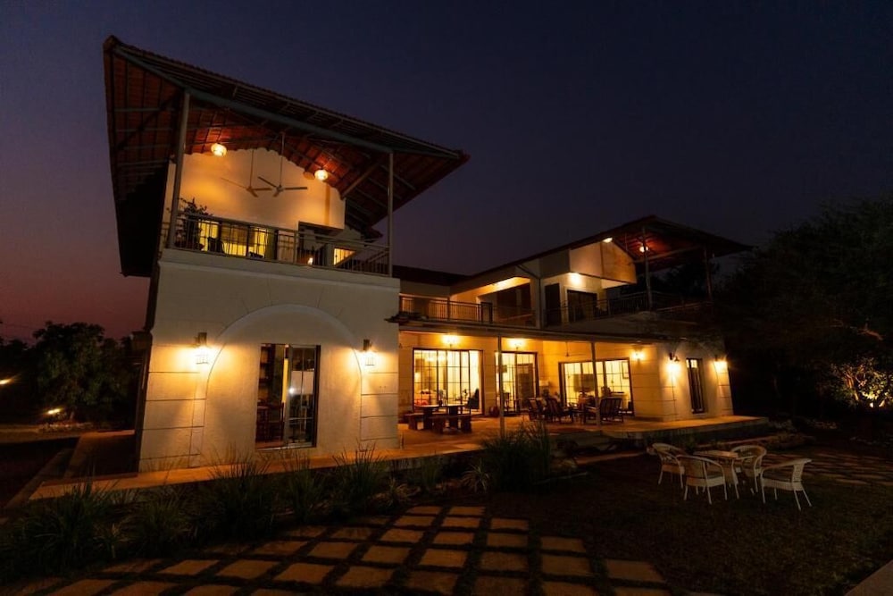 ELIVAAS Casa Mocha Exquisite 5BHK Villa