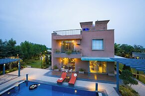 ELIVAAS Noahs Ark 3BHK Villa with Pool