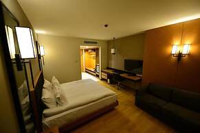 WINDYHILL HOTEL