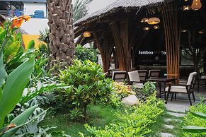 D' Hoa Lư Bamboo Retreat & Coffee