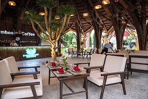 D' Hoa Lư Bamboo Retreat & Coffee