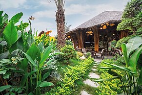 D' Hoa Lư Bamboo Retreat & Coffee