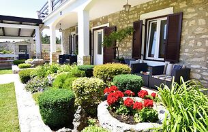 Cozy Apartment With Garden