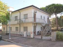 Bright Three Guests Flat in Lignano