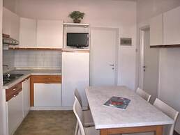 Functional Three Guests Flat