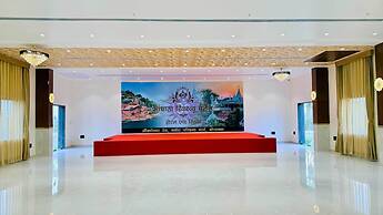 Mandhata Riverview Palace