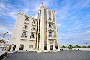 Mandhata Riverview Palace