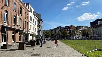 Suite in Antwerp Near Meir Shops