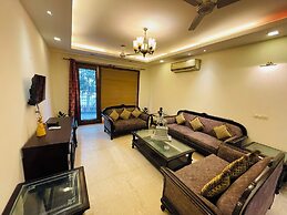 Fortune Home Service Apartment 4BHK J191