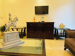 Fortune Home Service Apartment 4BHK J191