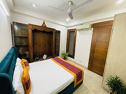 Fortune Home Service Apartment 4BHK J191