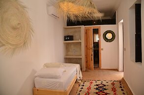 Riad Ayana