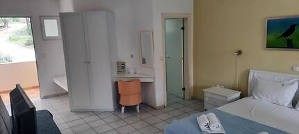 Dryades Hotel