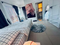 HulaFling Homestay