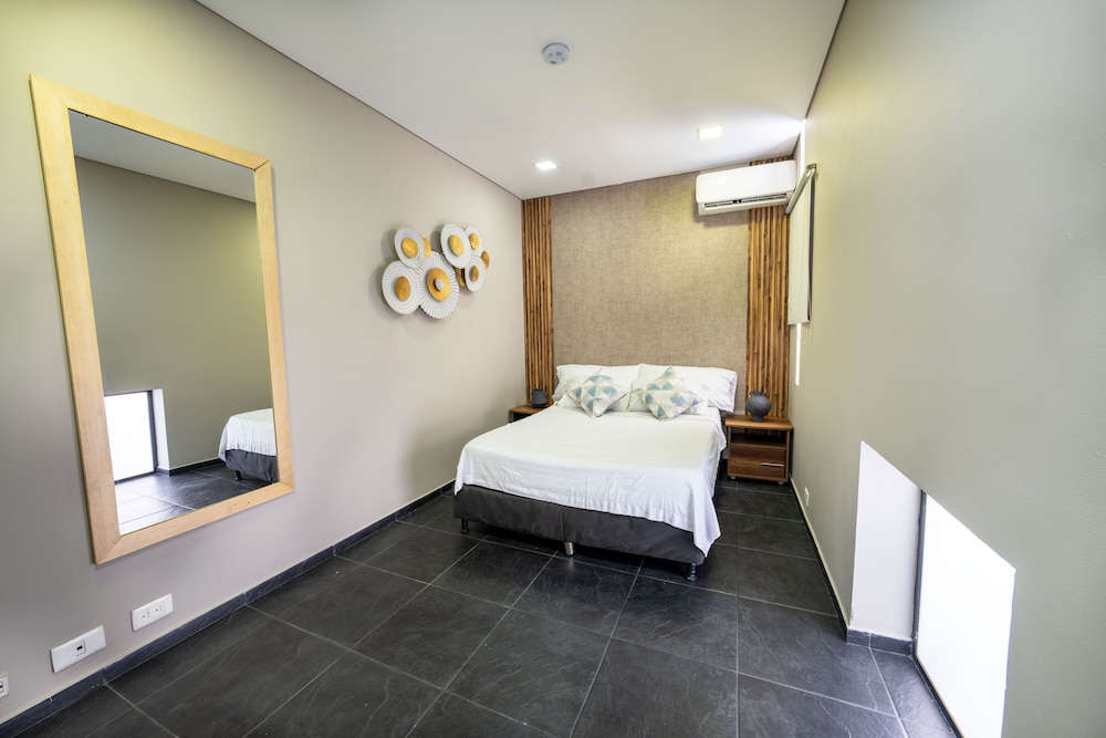 6BD with Balcony Jacuzzi Next to LLERAS
